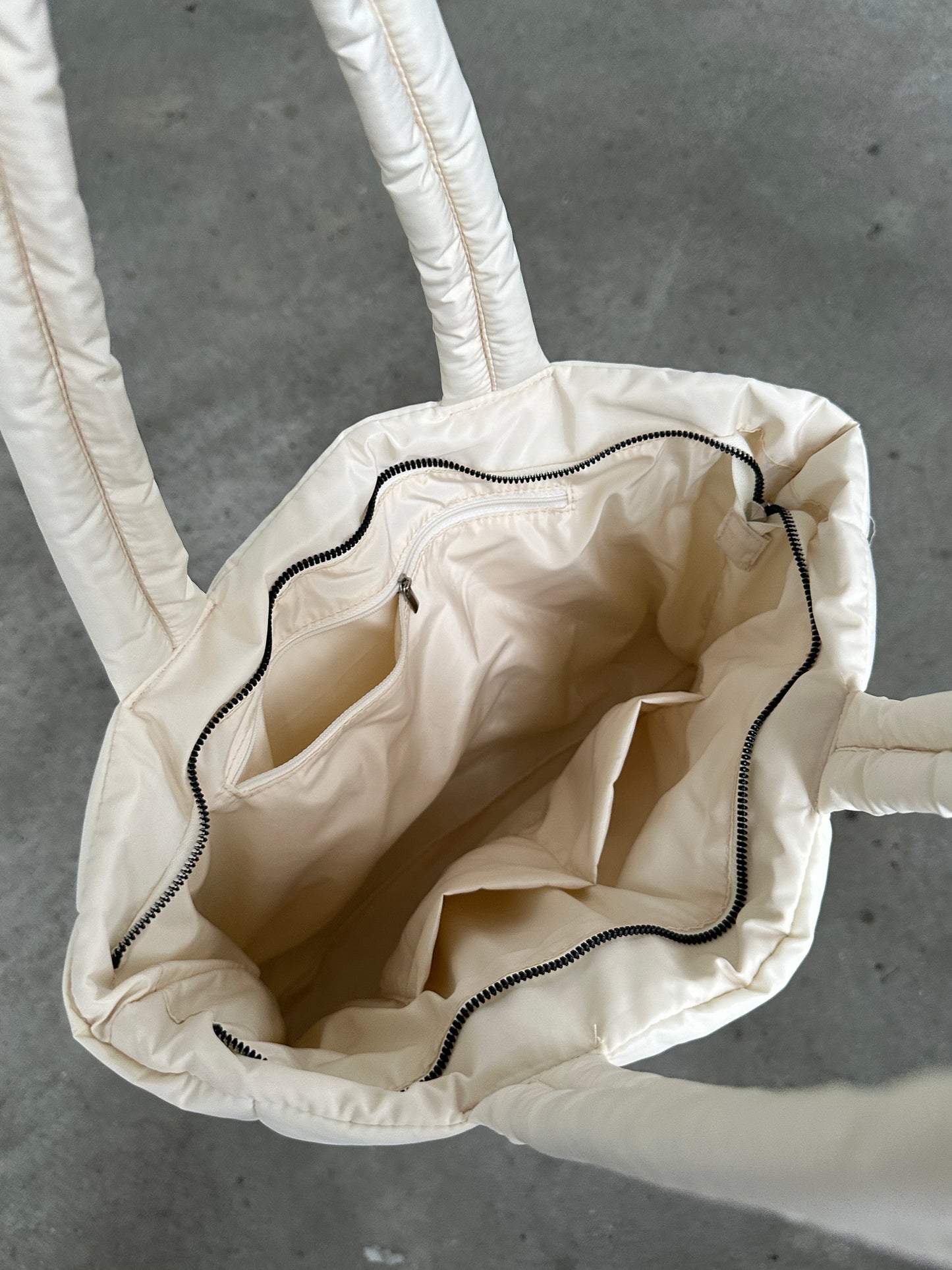 Cream Bow Puffer Tote