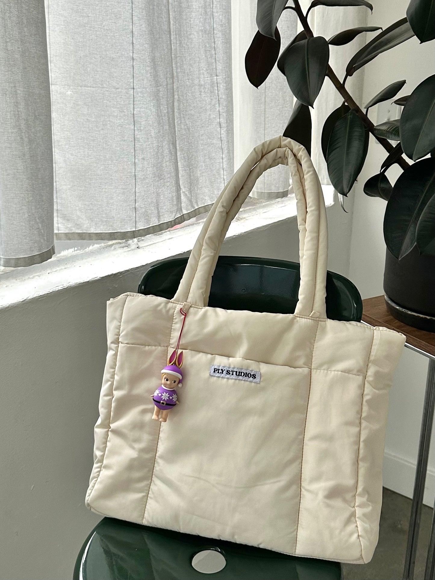 Cream Bow Puffer Tote